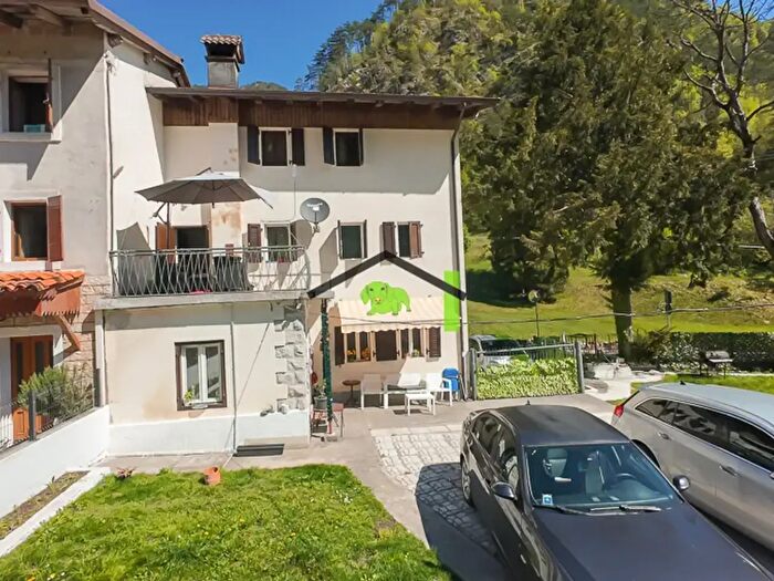 Appartamento con 6 locali in vendita in Località Arcola, Barcis