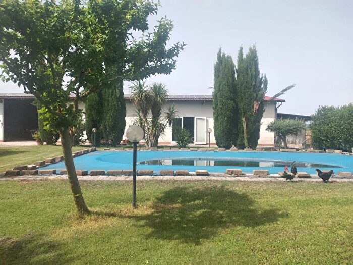 Casa con 12 locali in affitto in Roccastrada, Grosseto