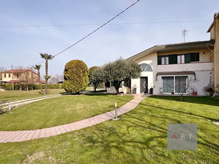 Casa quadrilocale in vendita in Loreggia