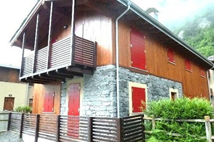 Casa con 5 locali in vendita in Via Zocca, Cataeggio, Val Masino