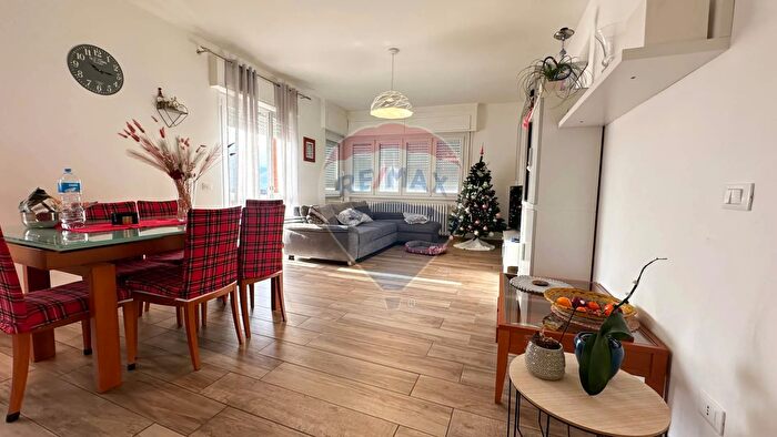 Appartamento quadrilocale in vendita in Via Giuseppe Bottacchi, Luino