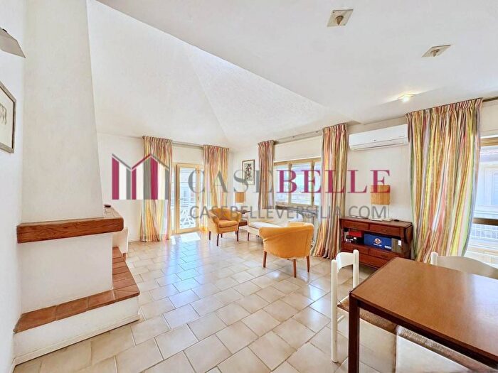 Appartamento trilocale in affitto in Via Italica, Lido di Camaiore, Camaiore