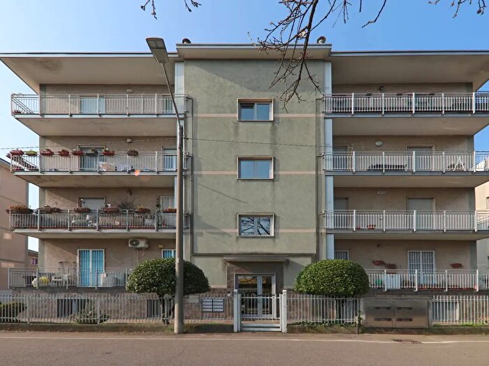 Appartamento trilocale in vendita in Via Don Milani, Nova Milanese