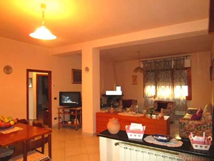 Appartamento con 6 locali in vendita in Montevarchi