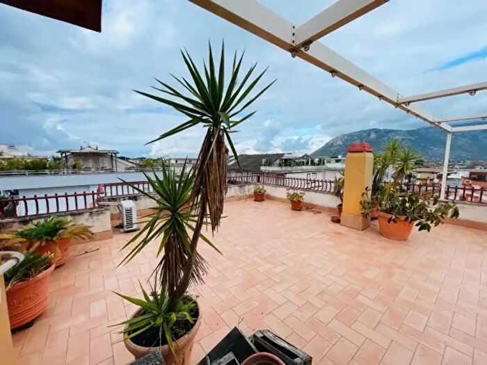 Appartamento con 6 locali in vendita in Terracina
