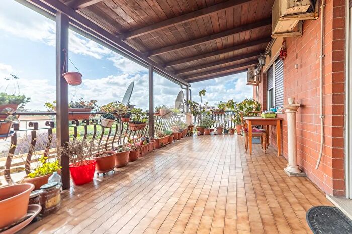 Appartamento trilocale in vendita in Via Ignazio Scimonelli, Roma