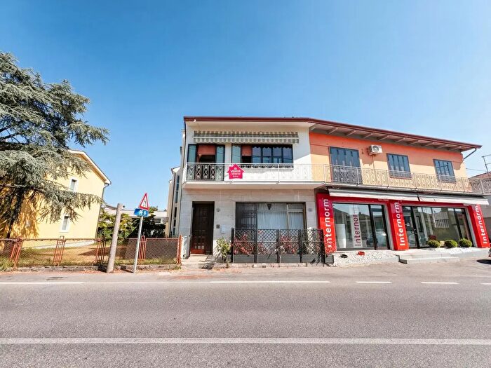 Appartamento quadrilocale in vendita in Via Settembre, Solesino