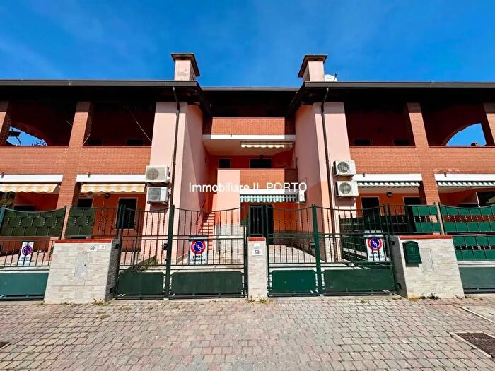 Appartamento trilocale in vendita in Comacchio
