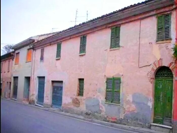 Casa con 11 locali in vendita in Terre Roveresche