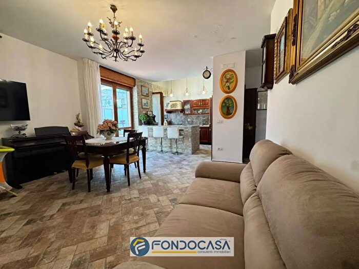 Appartamento trilocale in vendita in Via Giulio Pastore, Salerno