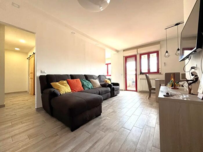 Appartamento con 5 locali in vendita in Via Tagete, Viterbo