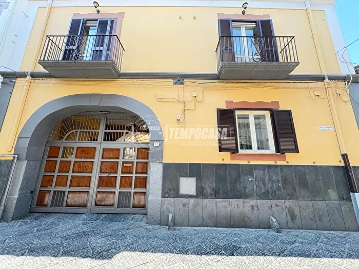 Appartamento con 5 locali in vendita in Via Piave, Aversa