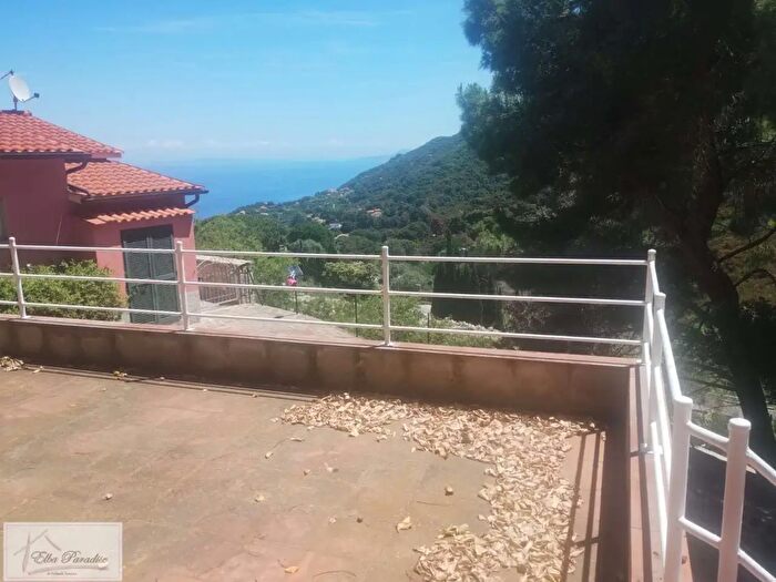Casa bilocale in vendita in Via Sant'Assunta, Marciana