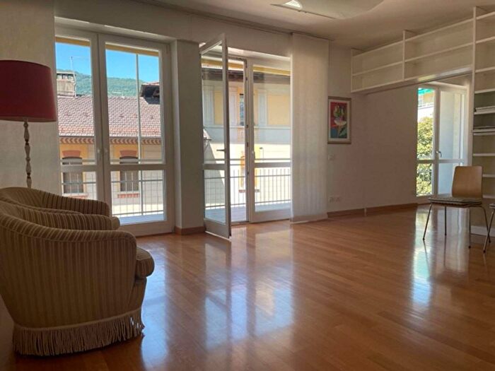 Appartamento con 7 locali in vendita in Via Zara, Trento