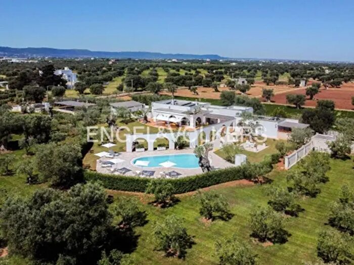 Casa con 6 locali in vendita in Fasano