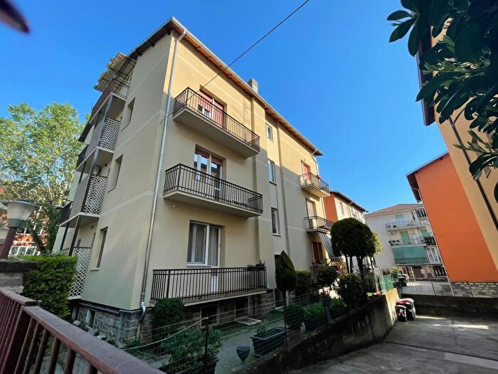 Appartamento trilocale in vendita in Via Isonzo, Novara