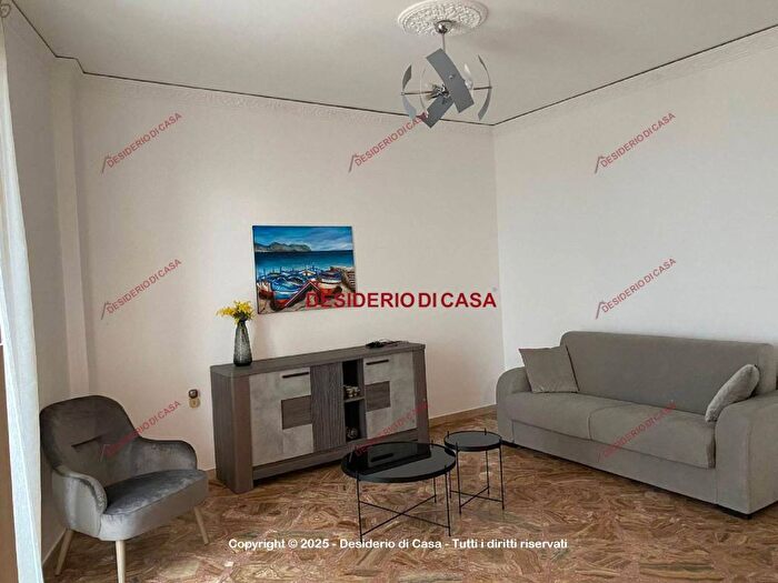 Appartamento trilocale in affitto in Via Fiume dItalia, Aspra, Bagheria