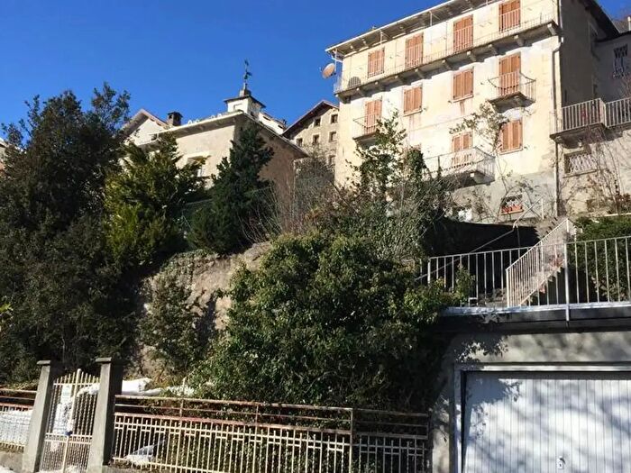 Casa con 11 locali in vendita in Frazione Costa, Fobello