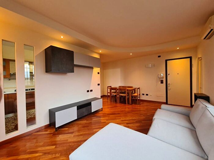 Appartamento quadrilocale in affitto in Via Cavalieri di Vittorio Veneto, Forche, Quattro Castella