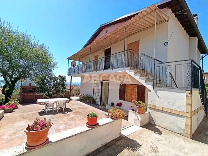 Casa quadrilocale in vendita in Via Tevola, Velletri