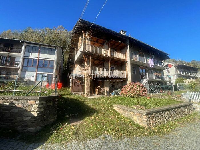 Casa con 5 locali in vendita in Via Martiri della Libertà, Rueglio