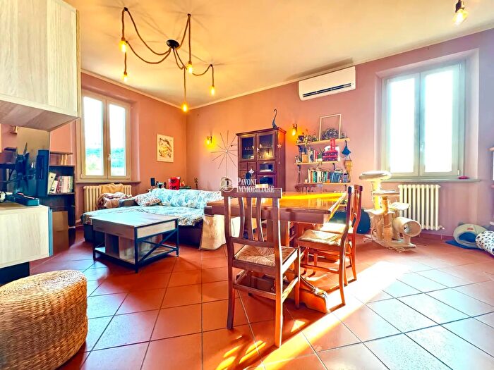 Appartamento con 5 locali in vendita in Via Montalese, Pistoia