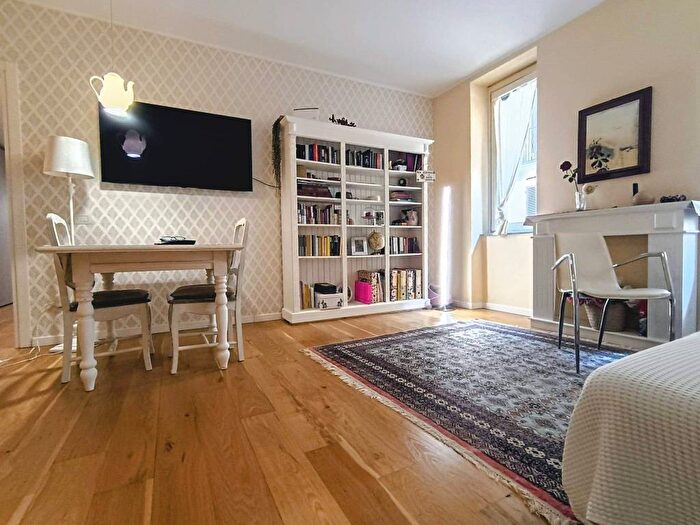 Appartamento trilocale in vendita in Via George Washington, Solari, Milano