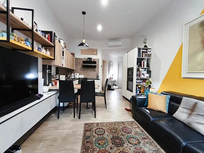 Appartamento trilocale in vendita in Via Laura Bassi Veratti, Bologna