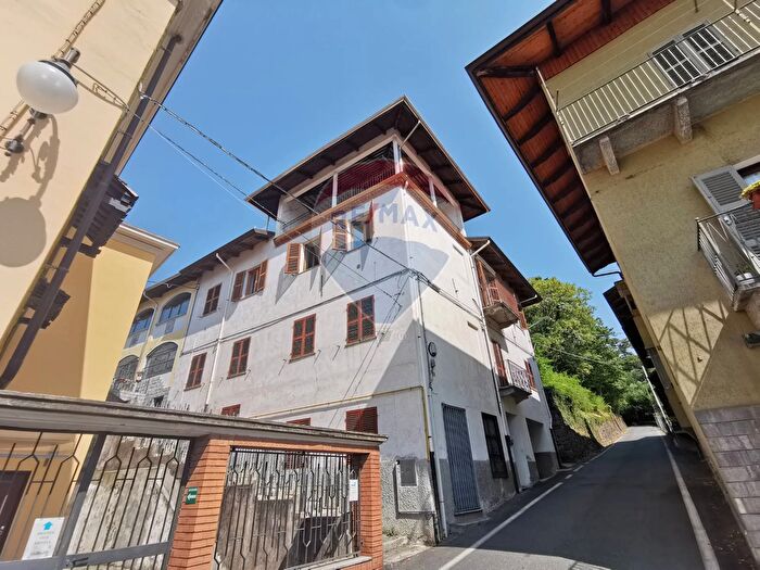 Casa con 12 locali in vendita in Valle San Nicolao