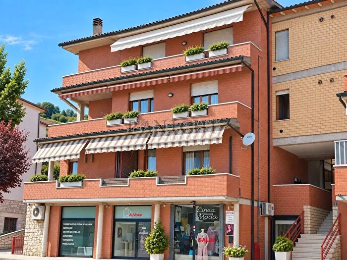 Appartamento con 5 locali in vendita in Via Serraia, Rapolano Terme