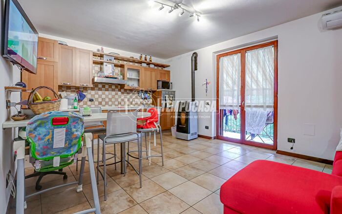 Appartamento bilocale in vendita in Via del Nocciolino, Sesto Calende