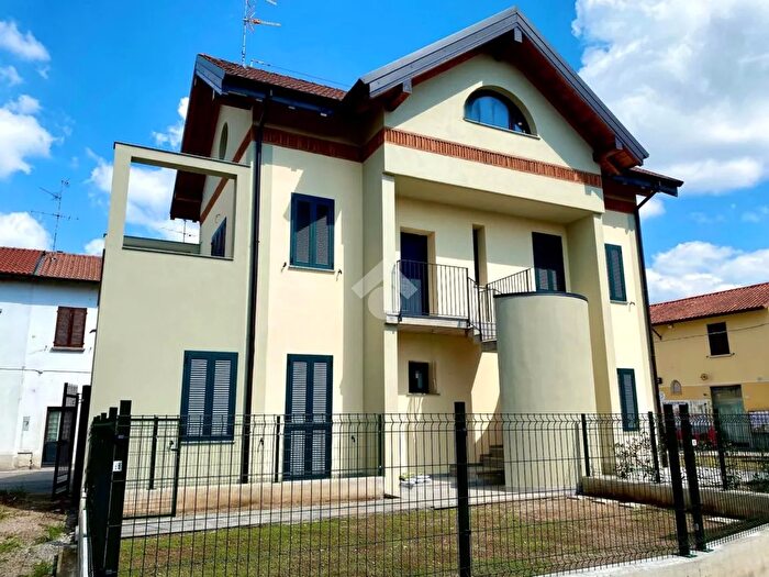 Casa con 7 locali in vendita in Via Velasca, Vimercate