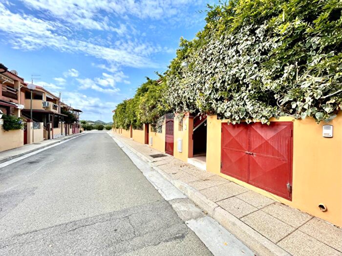 Appartamento bilocale in vendita in Via Nievo, Villasimius