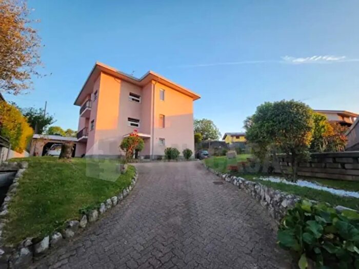 Appartamento quadrilocale in vendita in Via Monte Generoso, Varese