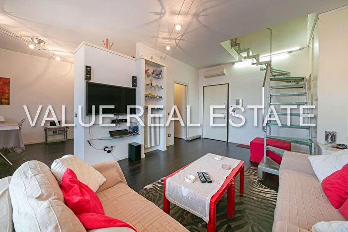 Appartamento trilocale in vendita in Via Tolstoi, Milano