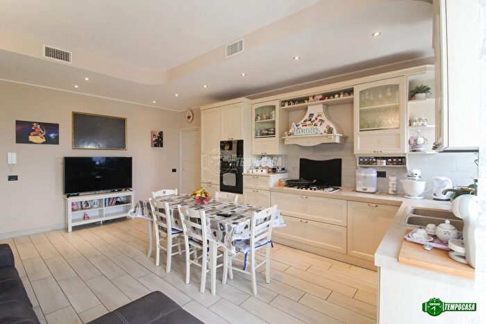 Appartamento bilocale in vendita in Via Michelangelo Buonarroti, Mediglia