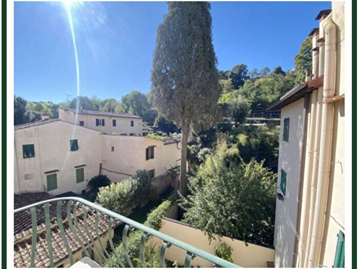 Casa trilocale in affitto in Piazza dei Mozzi, San Niccolò, Firenze