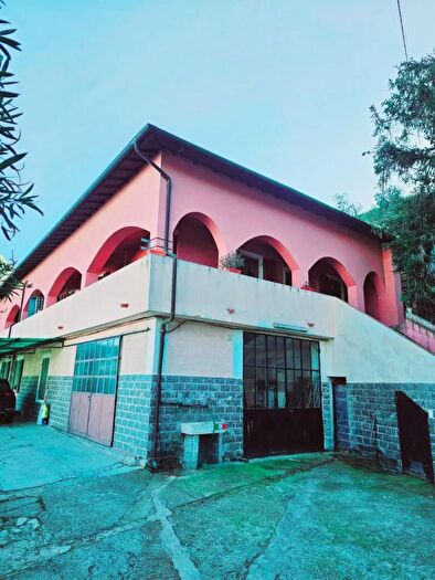 Appartamento quadrilocale in vendita in Via Michelangelo Buonarroti Ventimiglia, Ventimiglia