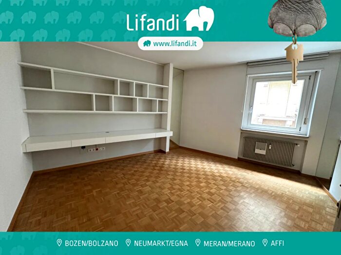 Appartamento trilocale in vendita in Theaterplatz Piazza Teatro, Merano