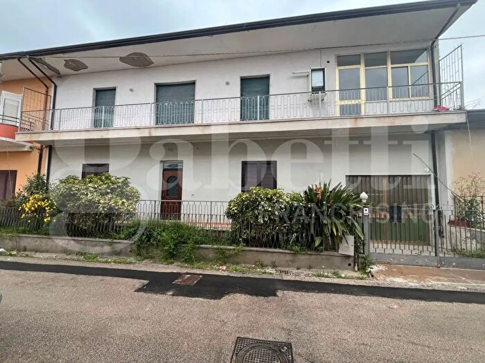 Appartamento quadrilocale in vendita in Via del Popolo, Calvi Risorta