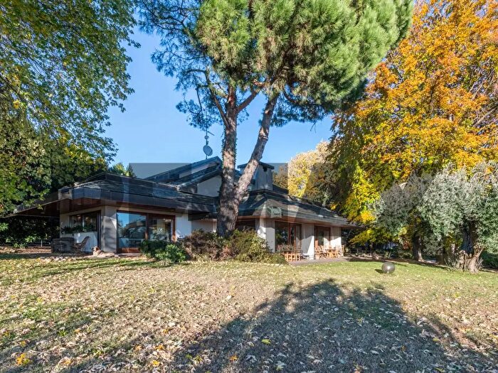 Casa con 19 locali in vendita in San Fermo Della Battaglia