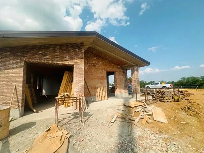 Casa quadrilocale in vendita in Via Achille Grandi, Albinea