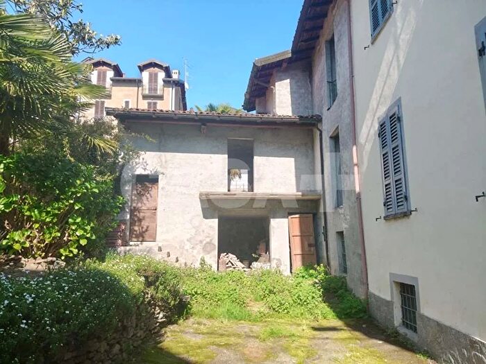 Casa con 5 locali in vendita in Via Belvedere, Montegrino Valtravaglia