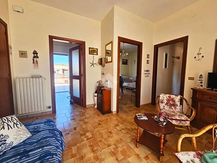 Appartamento quadrilocale in vendita in Via Don Uva, Trani