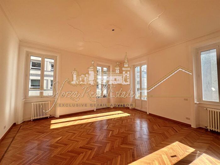 Appartamento con 6 locali in affitto in PZza S Maria Beltrade, Milano