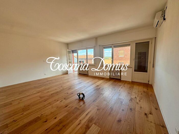 Appartamento con 5 locali in vendita in Iale Vittorio Emanuele, Siena