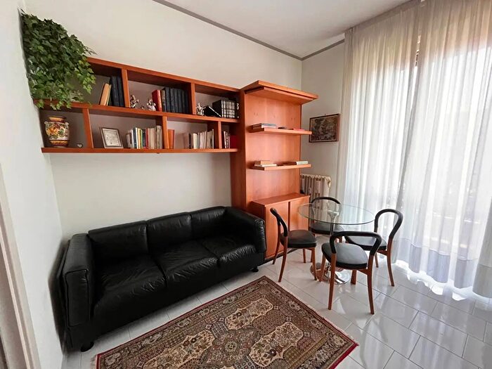 Appartamento trilocale in vendita in Via Mac Mahon, Milano