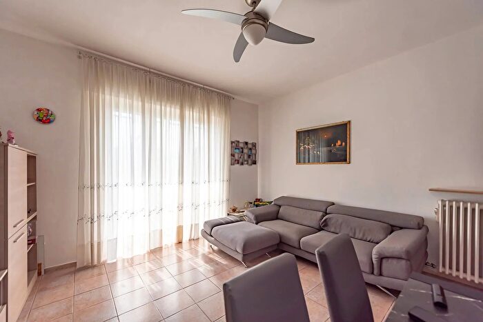 Appartamento trilocale in vendita in Origgio