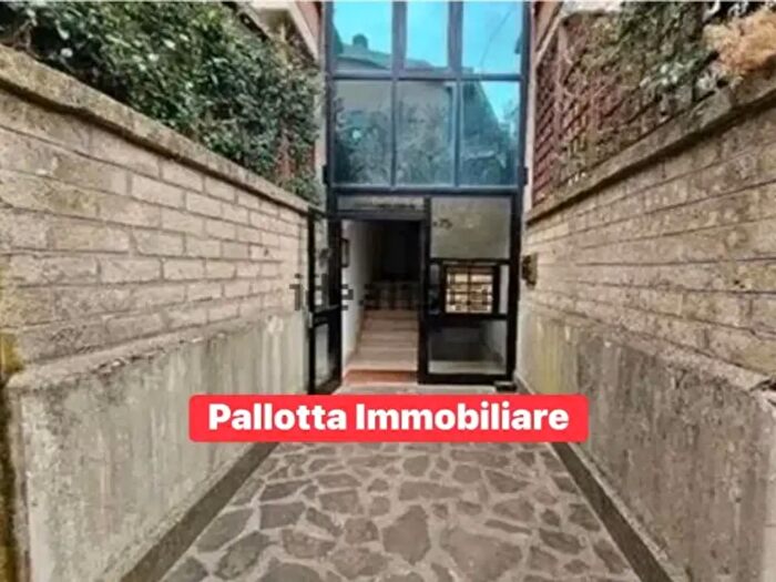 Appartamento bilocale in vendita in Largo dellOlgiata, Roma