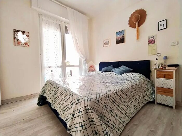 Appartamento quadrilocale in affitto in Via Volturno, Genova